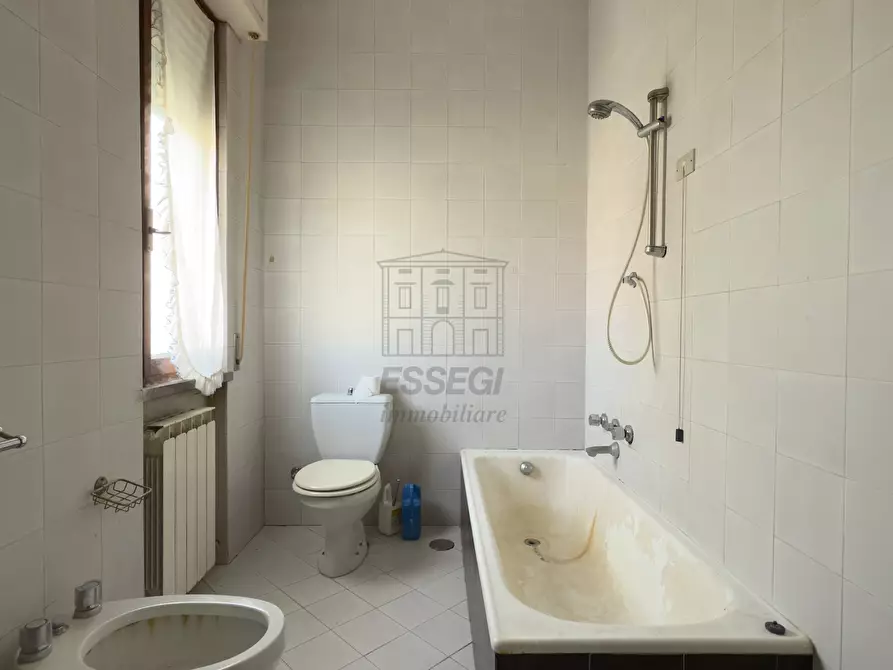 Immagine 9 di Appartamento in vendita  in Via Vecchi Pardini 735 a Lucca