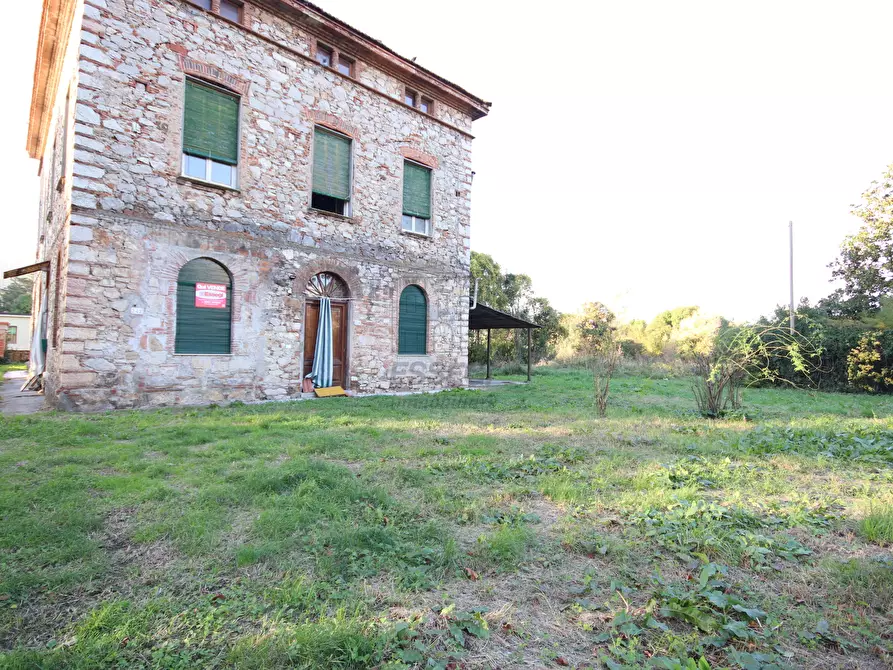 Immagine 2 di Rustico / casale in vendita  in Via di Nozzano 611 a Lucca