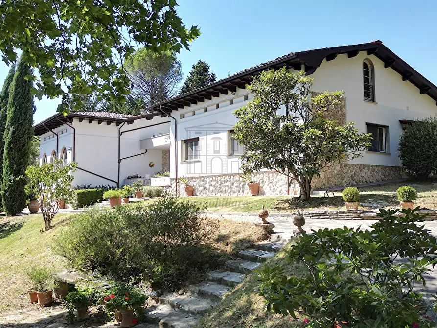 casa indipendente in vendita a Lucca in zona Centro Città