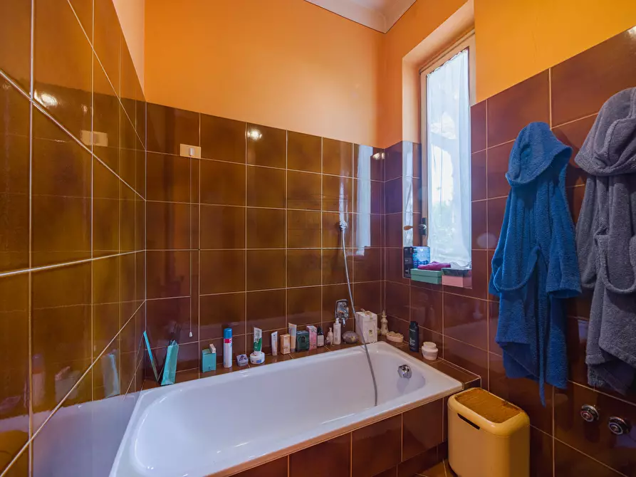 Immagine 34 di Villa in vendita  in Via Castruccio Buonamici a Lucca