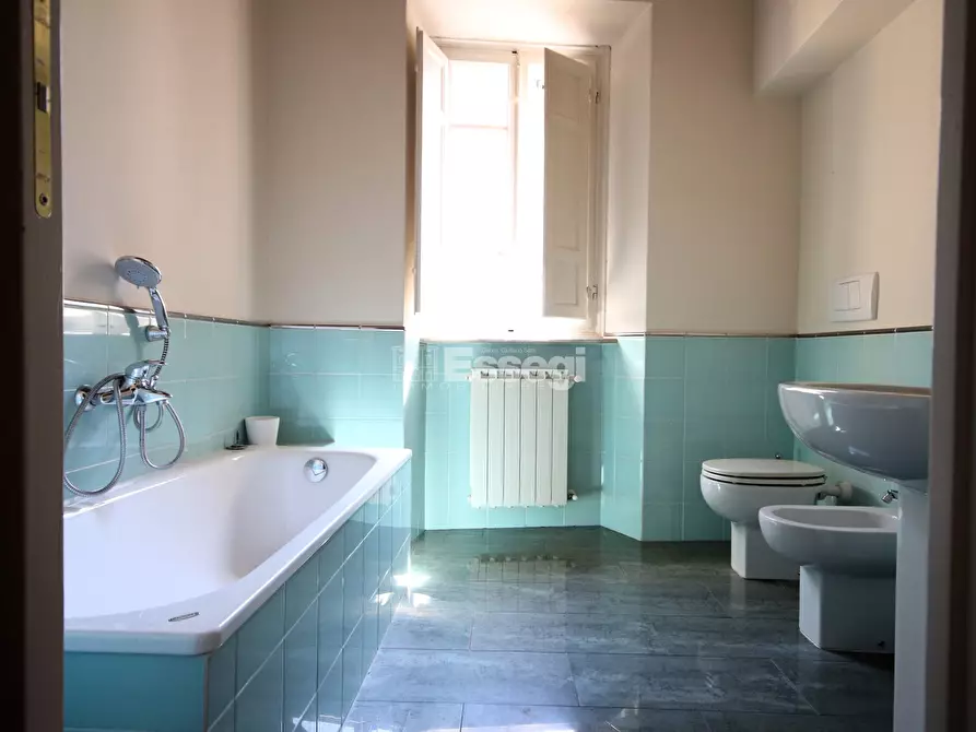 Immagine 5 di Appartamento in vendita  in Piazza Sant'Agostino 3 a Lucca