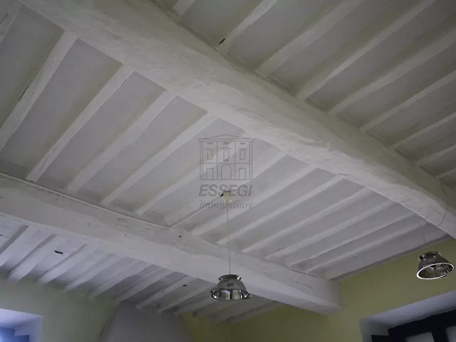 Immagine 27 di Rustico / casale in vendita  in Via Tofori a Capannori