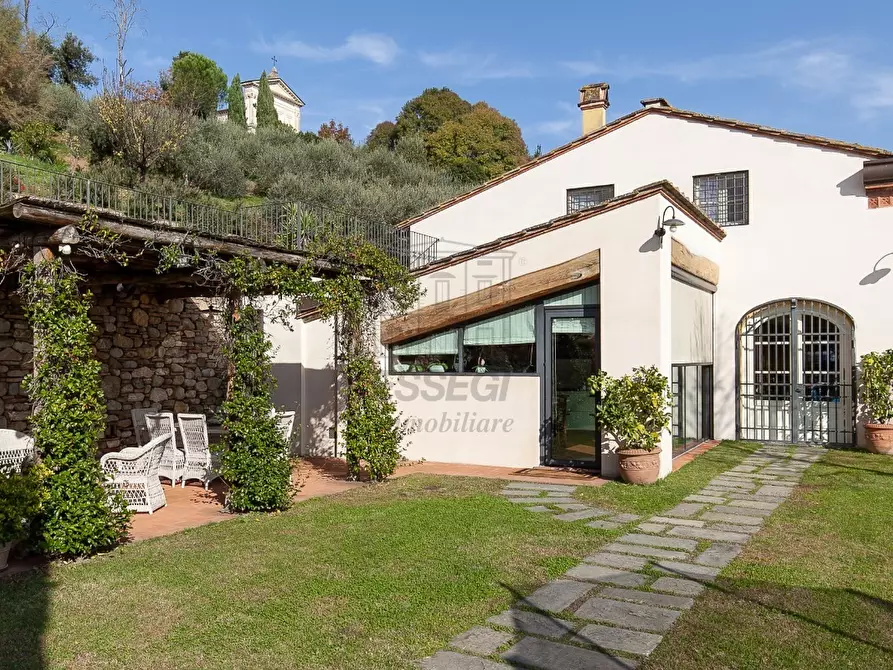 Immagine 3 di Villa in vendita  in Via di Villa Paola 335/F a Lucca