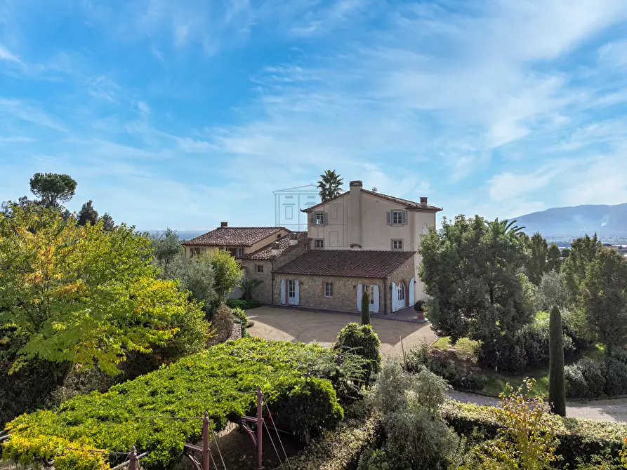 Immagine 45 di Villa in vendita  in via di Montechiari a Montecarlo