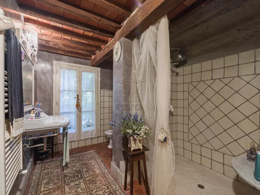 Immagine 54 di Villa in vendita  in Via Valle 18 a Santa Maria A Monte