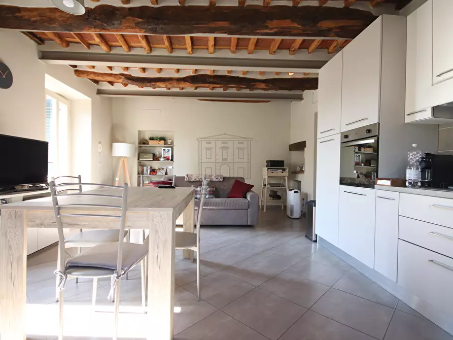Immagine 4 di Appartamento in vendita  in Via Sant'Alessio a Lucca