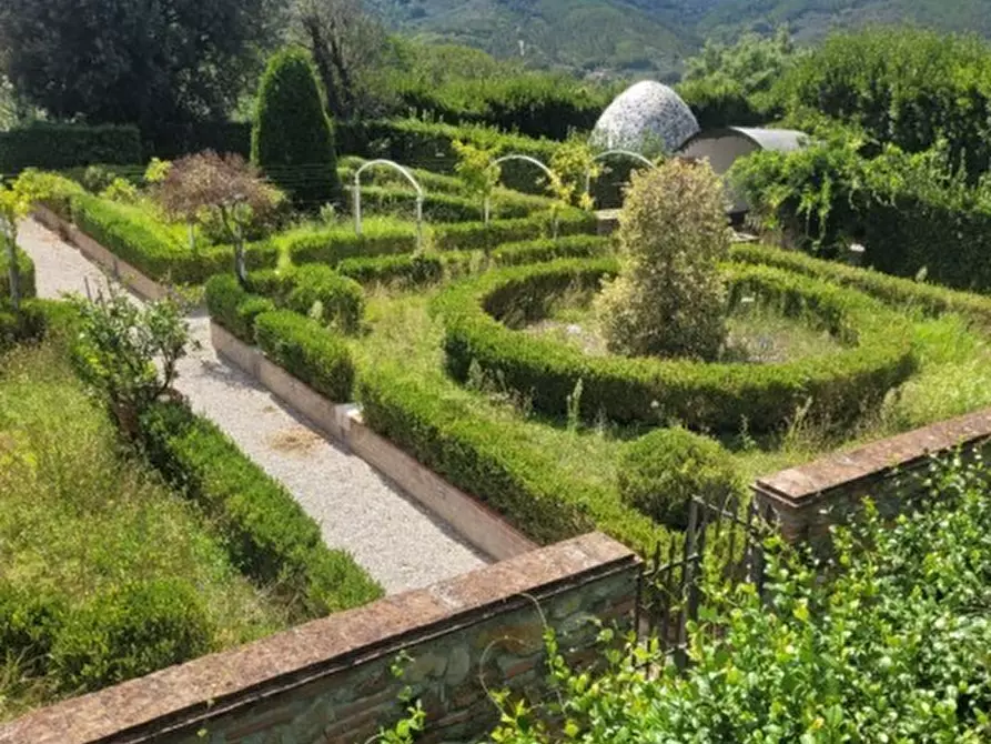 Immagine 3 di Villa in vendita  in Via di Tiglio 1234 a Lucca