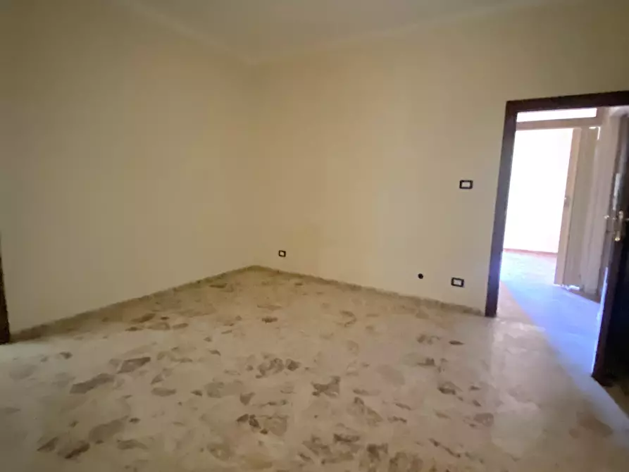 Immagine 9 di Bilocale in affitto  in Case Popolari Via Saracinello 7-15 a Reggio Di Calabria