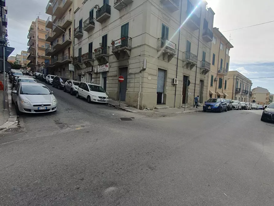 Immagine 3 di Locale commerciale in affitto  in via Battaglia a Reggio Di Calabria