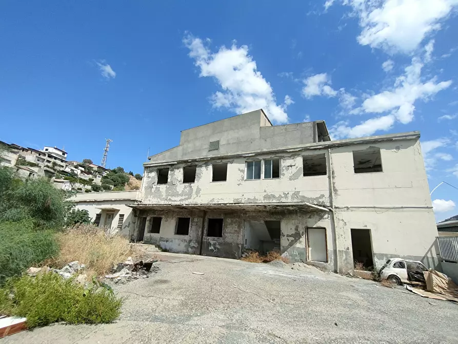 Immagine 1 di Casa bifamiliare in vendita  in Via Aldo Tripodi a Melito Di Porto Salvo