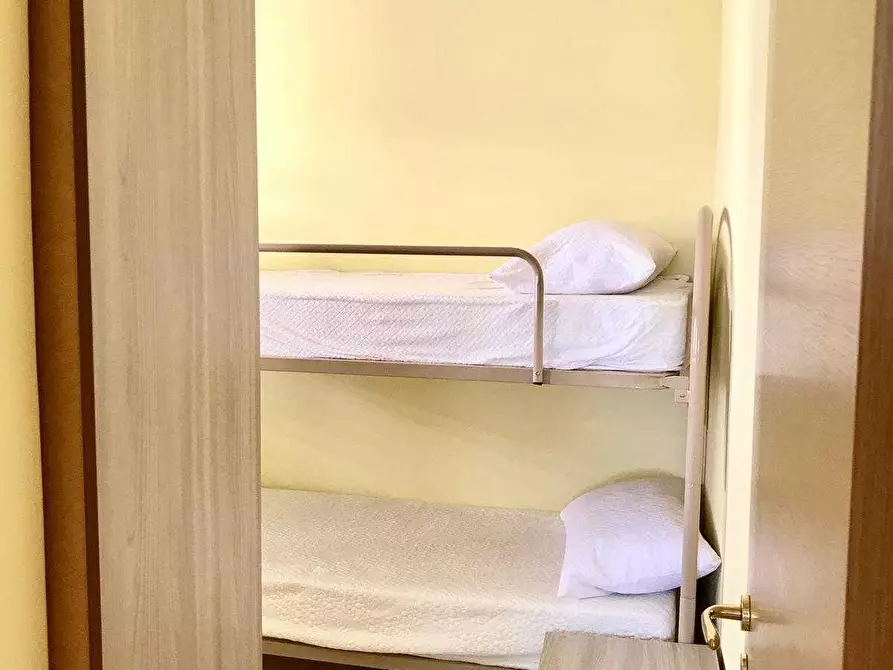 Immagine 5 di Trilocale in affitto  in Corso Umberto I a Bova Marina