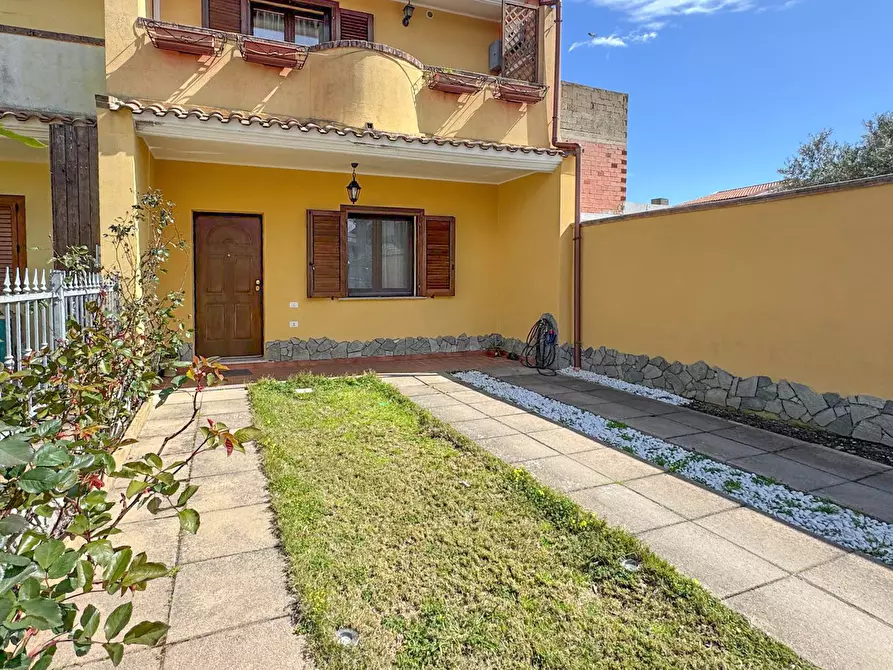 Immagine 2 di Villetta a schiera in vendita  a Uta