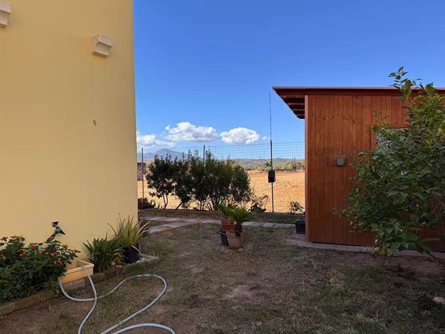 Immagine 21 di Appartamento in vendita  a Uta