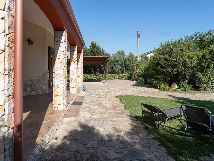 Immagine 11 di Villa in vendita  a San Sperate