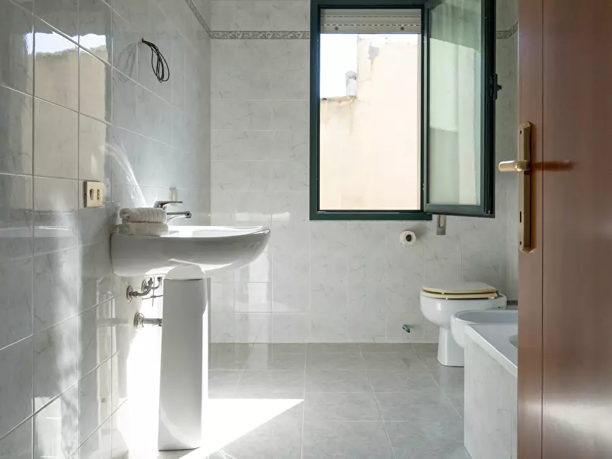 Immagine 12 di Casa indipendente in vendita  a Uta