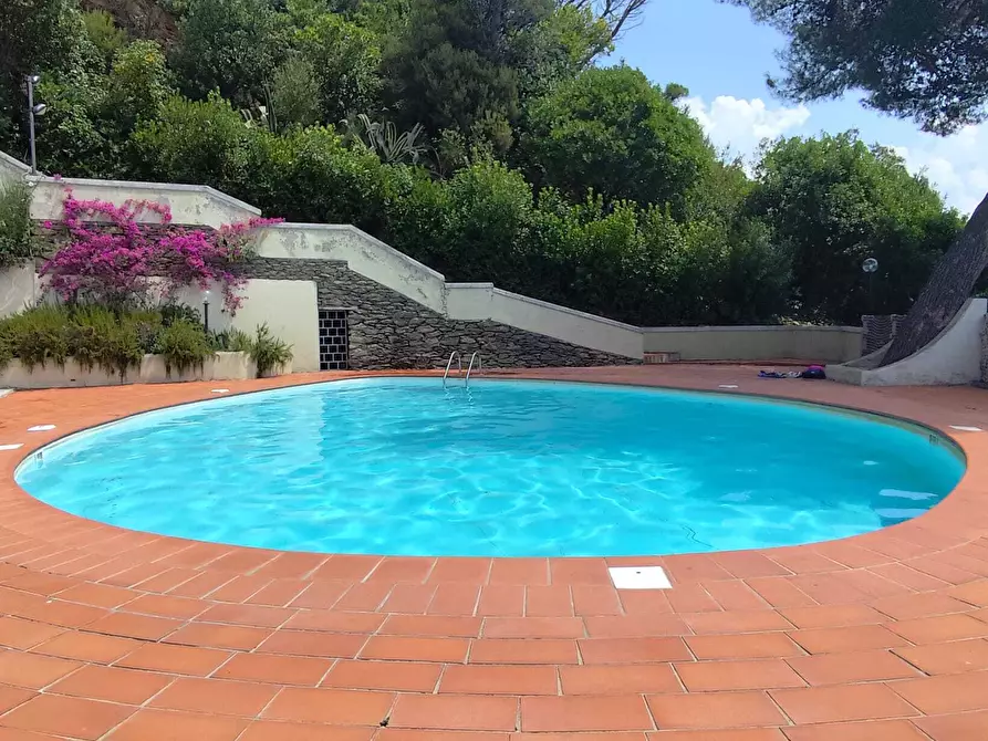 Immagine 20 di Trilocale in vendita  in Strada Punta Bianca 2 a Ameglia