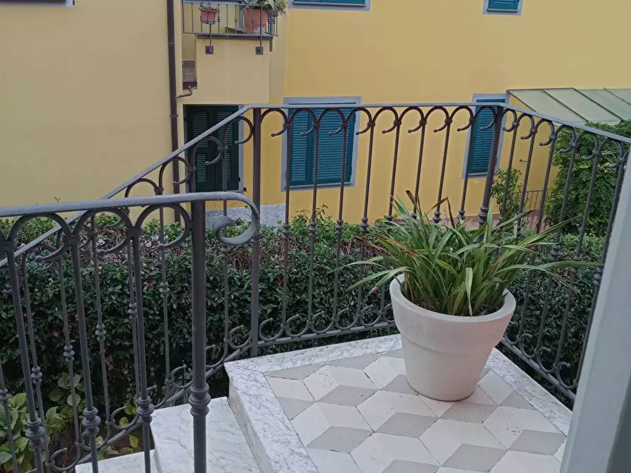 Immagine 11 di Casa semindipendente in vendita  a Ameglia