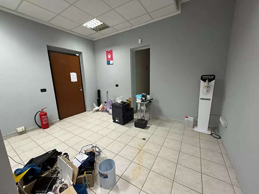 Immagine 4 di Locale commerciale in vendita  a Aulla