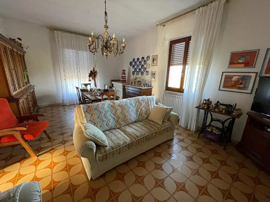 Immagine 8 di Pentalocale in vendita  a Ameglia