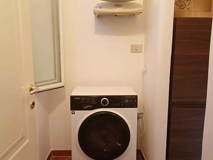 Immagine 12 di Porzione di casa in vendita  a Ameglia