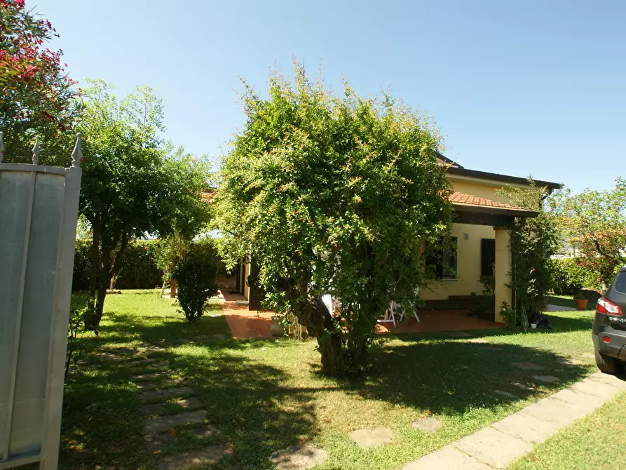 Immagine 1 di Casa semindipendente in vendita  a Castelnuovo Magra