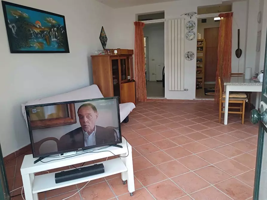 Immagine 7 di Bilocale in vendita  a Ameglia