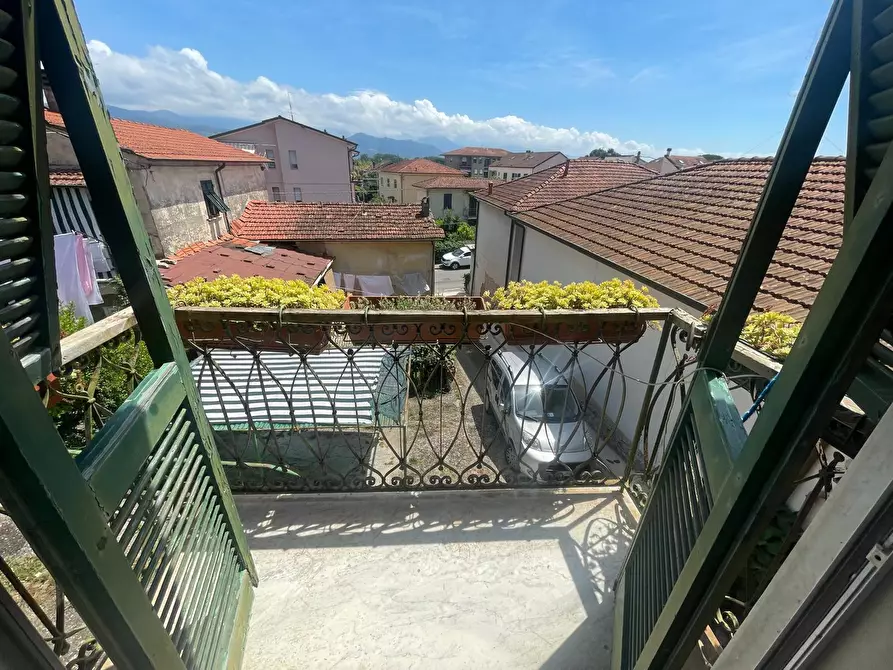 Immagine 9 di Casa indipendente in vendita  a Ameglia