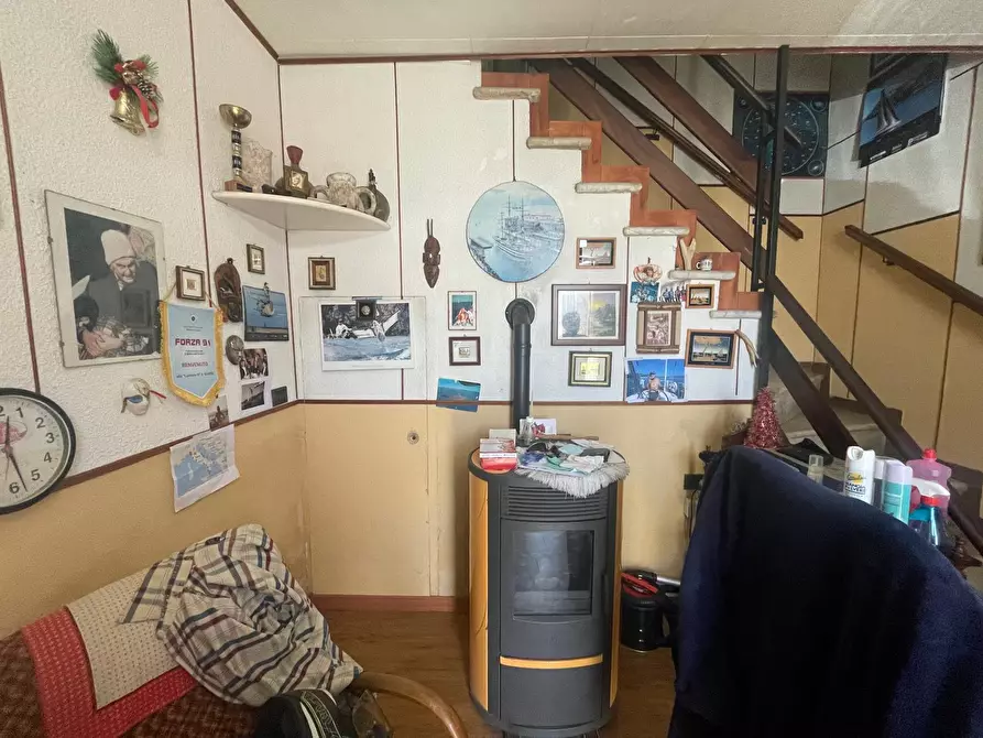 Immagine 5 di Casa indipendente in vendita  a Ameglia