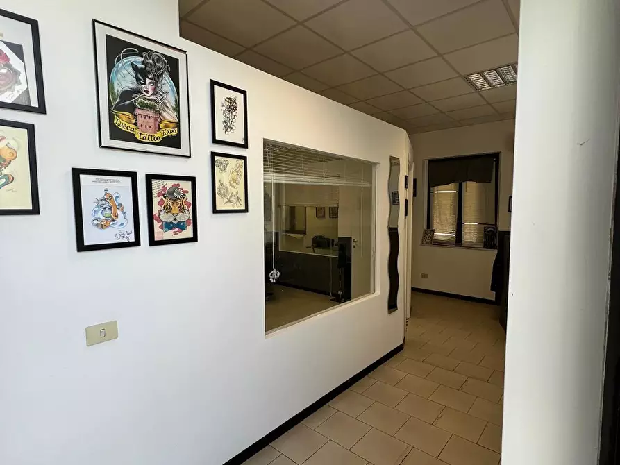 Immagine 2 di Ufficio in vendita  a Sarzana