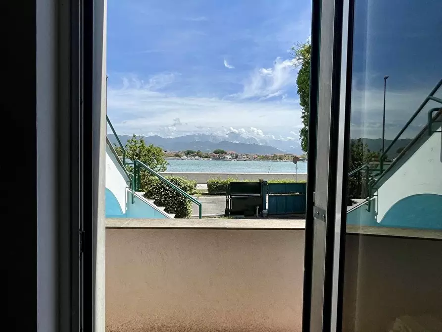 Immagine 11 di Porzione di casa in vendita  a Ameglia