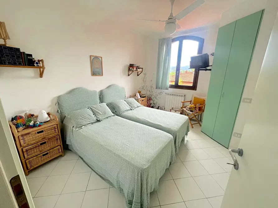 Immagine 9 di Pentalocale in vendita  a Ameglia