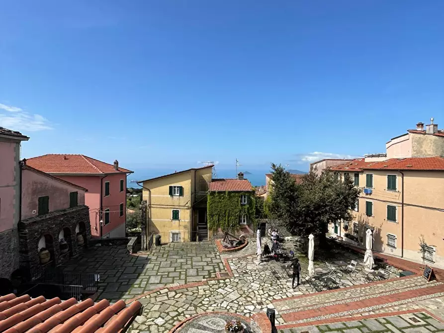 Immagine 26 di Pentalocale in vendita  in Piazza XIII Dicembre 6 a Ameglia