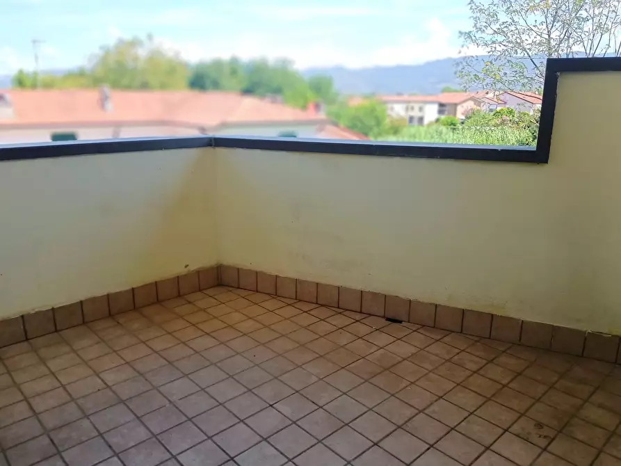 Immagine 11 di Quadrilocale in vendita  a Ameglia