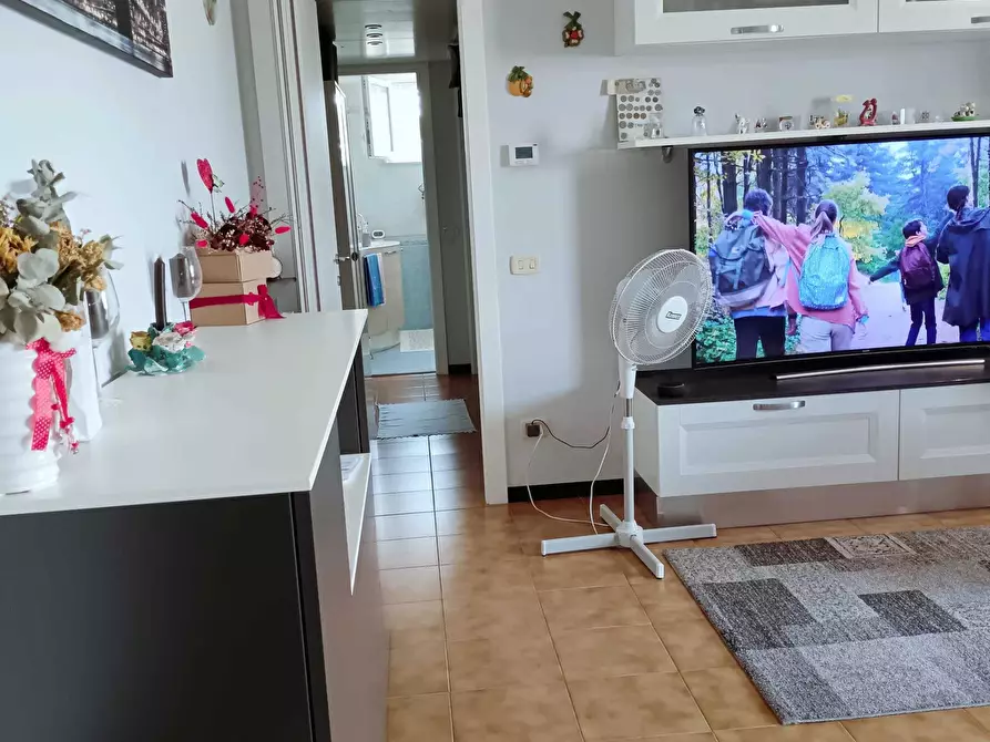 Immagine 4 di Pentalocale in vendita  a Ortonovo