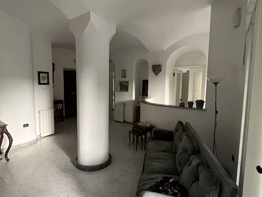 Immagine 4 di Appartamento in affitto  in Via Roma a Carrara