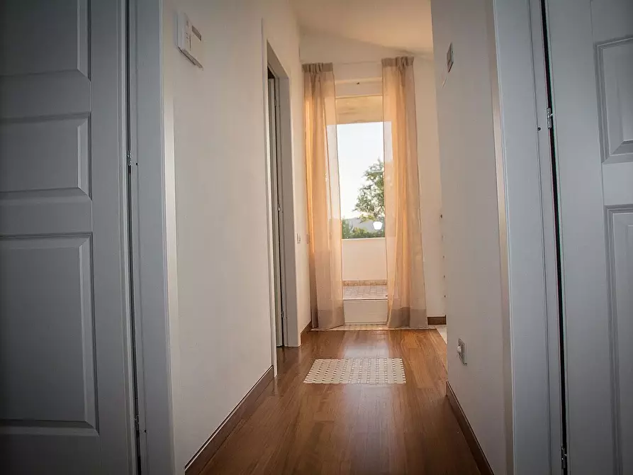 Immagine 12 di Casa indipendente in affitto  a Sarzana