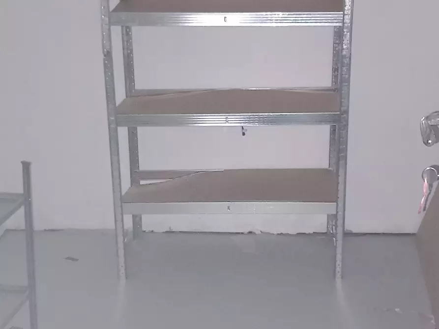 Immagine 7 di Locale commerciale in affitto  in Via Mazzini a Sarzana