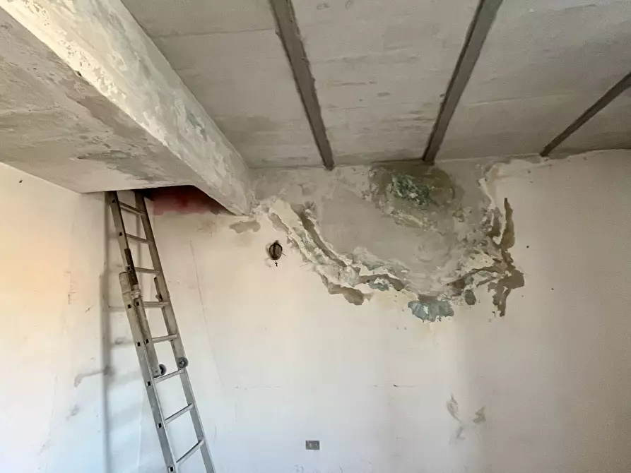 Immagine 5 di Casa indipendente in vendita  a Jesi