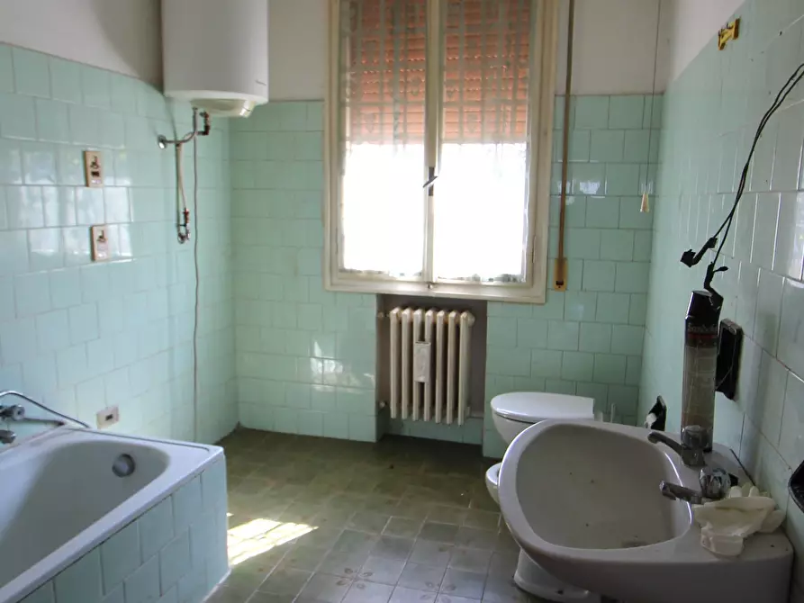 Immagine 35 di Porzione di casa in vendita  in Viale M. di Canossa a Valsamoggia