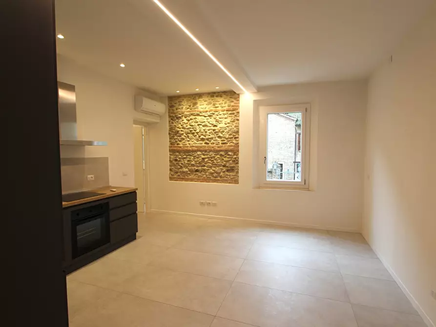 Immagine 9 di Appartamento in vendita  in Piazza Giuseppe Garibaldi a Valsamoggia