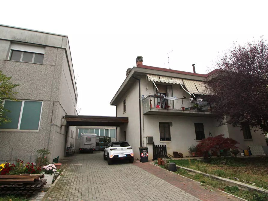 Immagine 1 di Casa indipendente in vendita  in Via Provinciale Est a Valsamoggia