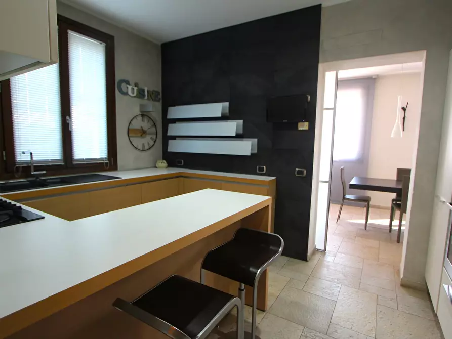 Immagine 8 di Villa in vendita  in Via Augusto Ferrari a Valsamoggia