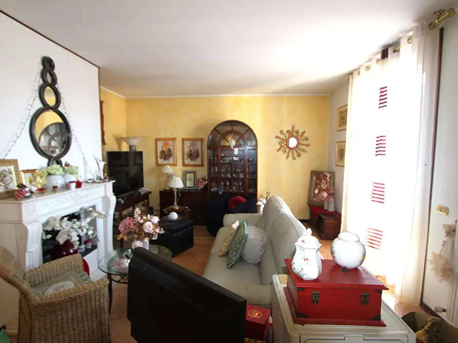 Immagine 5 di Appartamento in vendita  in Via Magazzino a Valsamoggia