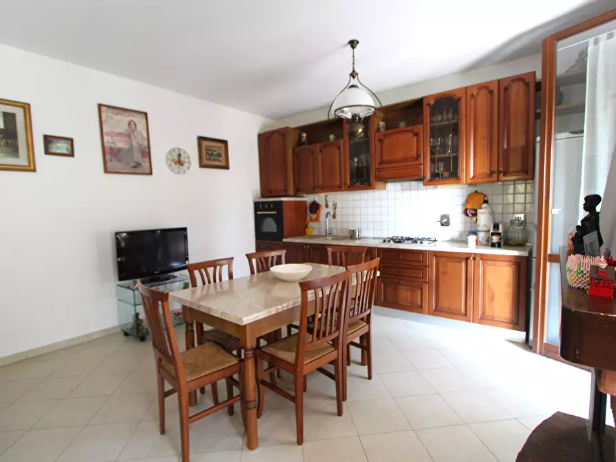 Immagine 15 di Appartamento in vendita  in Via E. Carnevali 79 a Valsamoggia