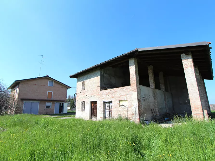 Immagine 11 di Porzione di casa in vendita  in Viale M. di Canossa a Valsamoggia