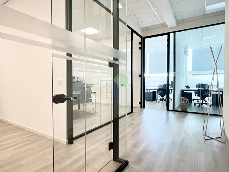 Immagine 2 di Ufficio in vendita  in Via Aurelio Nicolodi 52 a Livorno