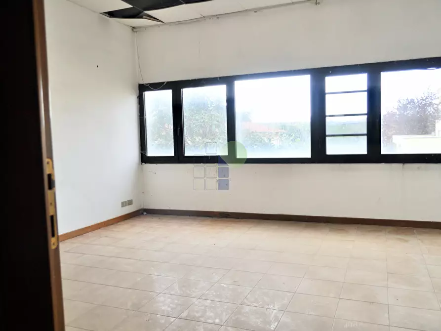 Immagine 18 di Attività artigianale in vendita  in Via della Padula 11 a Livorno