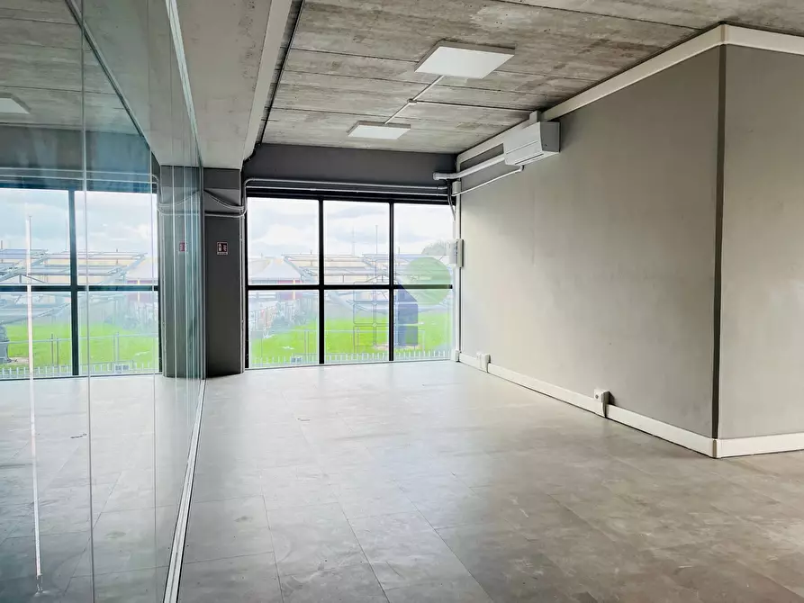 Immagine 12 di Attività artigianale in affitto  in Via Dell'Artigianato 43 a Livorno