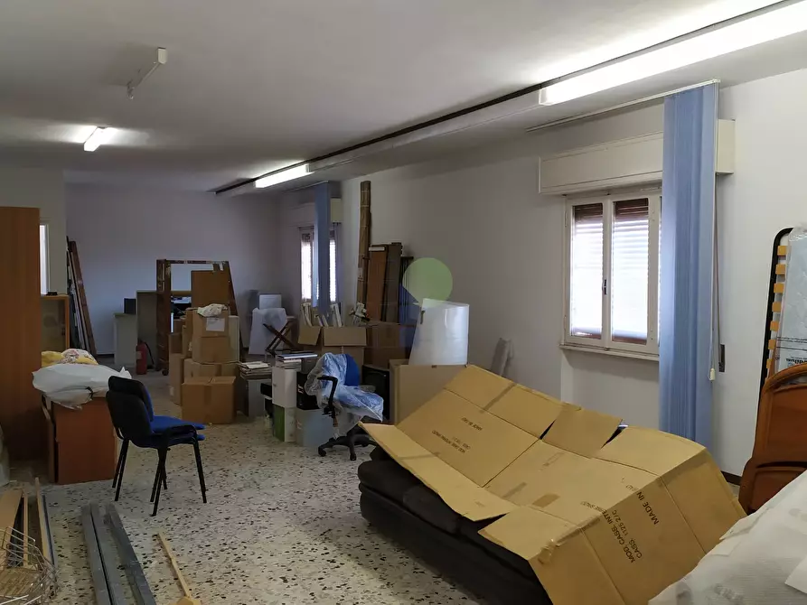 Immagine 5 di Attività artigianale in vendita  in Via Francesco Pera 1 a Livorno