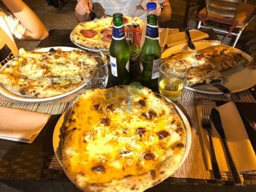 Immagine 1 di Pizzeria / Pub in vendita  in Piazza Cavour 64 a Livorno
